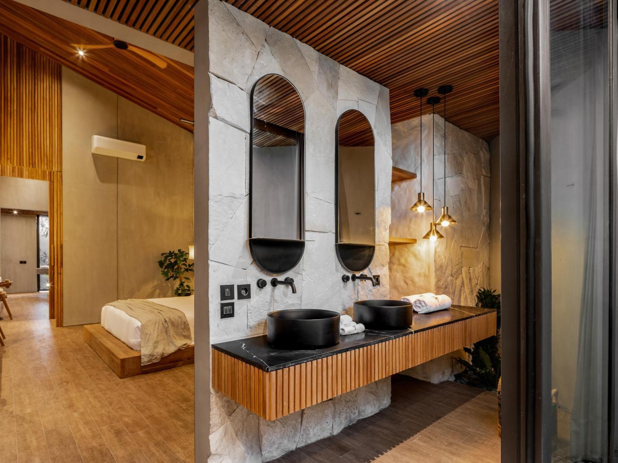 Villa Levante Bali By House Of Winds - Tropical Oasis Near Canggu Kerobokan Exteriör bild